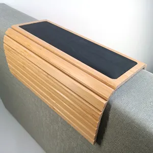 Neueste benutzer definierte Couch Untersetzer Getränke halter faltbare Bambus Sofa Couch Arm Lagerung Tablett Tisch Sofa Arm Tablett Holz Bambus Sofa Tablett