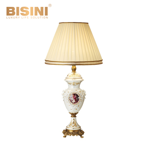 Lampe de Table <span class=keywords><strong>en</strong></span> cuivre plaqué or, avec <span class=keywords><strong>abat</strong></span>-<span class=keywords><strong>jour</strong></span> <span class=keywords><strong>en</strong></span> porcelaine, design rétro de Style italien Exclusive - Product Image 5
