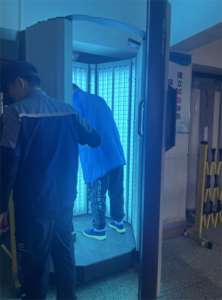 Cabina de Fototerapia Ultravioleta B (NB-UVB) de Banda Estrecha Kernel KN 4001 para Uso Hospitalario, para Tratar Eczema Corporal / Dermatitis Atópica - Product Image 5