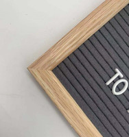 Vente en gros de tableau à lettres en feutre gris avec cadre en bois de chêne naturel de 10x10 pouces avec lettres de 3/4 pouce