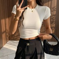 2026 Modischer gerippter Slim-Fit Crop Top für Damen – Sexy Cropped Kurzarm-Designer-T-Shirt mit kleinem Rundhalsausschnitt im Hot-Girl-Stil – Großhandel