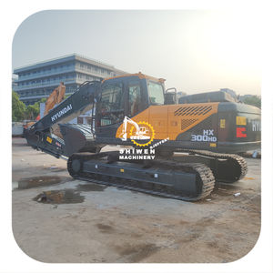 Excavadora de cadenas Hyundai HX300HD usada, modelo 2022, pocas horas, motor Cummins C8.3, cojinete central, equipo de minería de 30 toneladas - Product Image 1