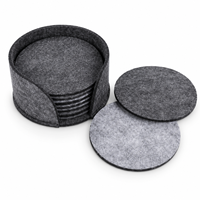 Set de table rectangulaire gris découpé en feutre polyester pour restaurant