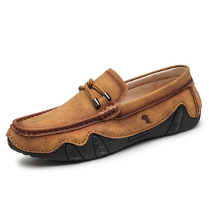 Nouveaux modèles de mocassins décontractés pour hommes en cuir microfibre faits à la main, tendance mode, <span class=keywords><strong>chaussures</strong></span> habillées légères avec semelle extérieure en caoutchouc pour l'été - Product Image 1