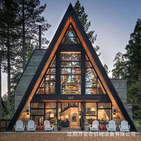 Rumah Kayu Mewah Modern Prefabrikasi Baja Biaya Rendah Perakitan Cepat Tenaga Surya Ramah Lingkungan Tahan Air Rumah Segitiga Kecil