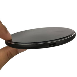 <span class=keywords><strong>Chargeur</strong></span> sans fil portable personnalisé de 10W pour <span class=keywords><strong>Samsung</strong></span> <span class=keywords><strong>Chargeur</strong></span> rapide de téléphone portable à <span class=keywords><strong>induction</strong></span> <span class=keywords><strong>Chargeur</strong></span> sans fil de type électrique - Product Image 3