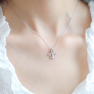 Collana con Pendente Iris in Acciaio al Titanio con Zirconia Cubica, Sottile Catena a O, Gioiello Floreale a Corona per Donna, Idea Regalo - Product Image 4