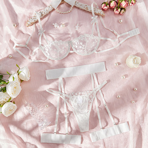 Ensemble de lingerie sexy pour femmes, trois pièces, broderie, transparent, sous-vêtements de mode, ensemble de soutien-gorge et culotte transparents - Product Image 6