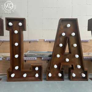 Lettres lumineuses en métal rouillé avec ampoules blanc chaud, enseigne lumineuse industrielle vintage pour bars, événements et décoration rétro - Product Image 4