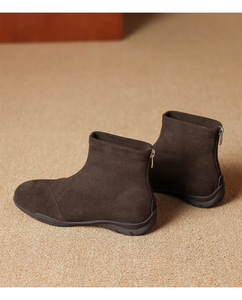 Nouvelles Bottes Plates Rétro pour Femmes Automne-Hiver 2025, Bottes de Marche Extérieures en Daim à Semelle Souple - Product Image 1