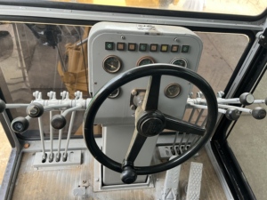 มีรถเกรดเดอร์ CAT 140K มือสองพร้อมใช้งาน รถเกรดเดอร์ Caterpillar สำหรับงานวิศวกรรมเทศบาล โครงการบำรุงรักษาถนนในเหมือง - Product Image 5