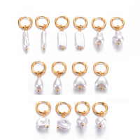 Boucles d'oreilles pendantes créoles tendance style vintage, plaqué or 18 carats brillant, en acier inoxydable avec perles d'imitation pour femme