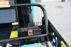 Minielevador Eléctrico Autopropulsado YILU con certificación CE, mástil telescópico Cherrypicker para tareas de fábrica y almacén - Product Image 6