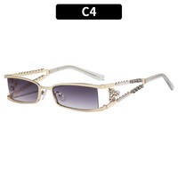 Lunettes de soleil punk cloutées pour femme, monture monobloc surdimensionnée, style rétro Y2K, tendance streetwear, protection UV400, collection 2026