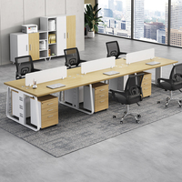 Bureau de travail moderne et simple pour employés avec écran de séparation et casier intégré