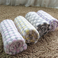 Couverture pour animaux de compagnie à faible MOQ, en polyester, douce, en flanelle, pour chien et chat, chaude pour l'hiver, épaisse, tapis de lit, produits pour animaux de compagnie, tapis de nid pour animaux de compagnie, motif imprimé