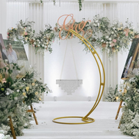 Support à gâteau en cristal doré suspendu, structure en métal en forme d'arche, centre de table pour mariage et fête