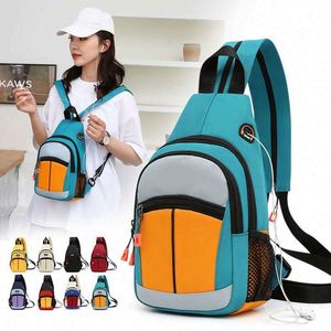 Échantillon gratuit 2024 nouvelle mode sac de poitrine imperméable USB pour homme, sacs messager personnalisés, sac bandoulière décontracté pour homme avec logo - Product Image 2
