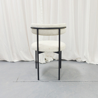 Chaise de salle à manger moderne rembourrée en bouclette, chaise d'appoint en tissu Teddy avec structure en métal noir, chaise de restaurant et café personnalisée en usine