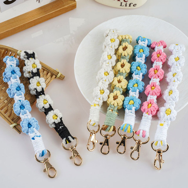 2026 New Long Cotton Rope Wrist Phone Lanyard Cute Keychain Women Boho Handwoven Color Blocking Daisy Flower Mobile Phone Straps