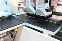 Machine de perçage et de rainurage CNC six faces pour le travail du bois, pour le perçage et le rainurage de toutes les faces des panneaux de particules et des armoires en MDF