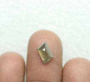 เพชรหายากธรรมชาติเพชรสีเหลืองดิบหลวม-1.48กะรัต10.20x5.03x3.43มม. อัญมณีรูปทรงเรขาคณิตสำหรับอัญมณีที่กำหนดเอง - Product Image 4