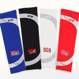 Vendita calda in fabbrica sottile e comoda manicotto antiscivolo <span class=keywords><strong>sportivo</strong></span> <span class=keywords><strong>ortopedico</strong></span> per il gomito - Product Image 4