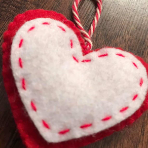 Hot Selling Valentine's Day <b>Festival</b> Eco-friendly Disposable Indoor Outdoor Pendant Decoration Felt Heart Ornaments Customized - Product Image 4
