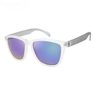 Barato estilo Retro moda Color lente gafas de sol viaje protección Uv gafas para hombres y mujeres PC adulto espejo AC Unisex 1 Uds