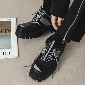 รองเท้าสไตล์ไซเบอร์พังก์เทคแวร์รุ่นใหม่ปี 2026 รองเท้าพื้นหนาสะท้อนแสง หัวเหลี่ยม หนังเท่ห์ทันสมัย - Product Image 3