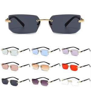 Lunettes de soleil sans monture rectangulaires tendance populaires pour femmes et hommes, petites lunettes de soleil carrées pour l'été et les voyages - Product Image 2