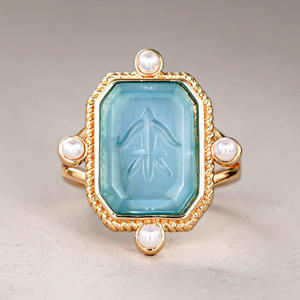 Anello Cocktail T0949 in Oro 18K con Gemma Blu e Perla Finta, Montatura Geometrica, Gioiello Unisex da Regalo - Product Image 2