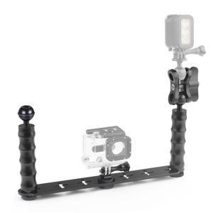 Takenoken Dual Handheld Aluminium Selfie Monopode Holder Bracket Vlogging & Diving Kit pour <span class=keywords><strong>GoPro</strong></span> & Other Action Sports Cameras - Product Image 1