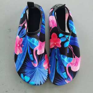 أحذية مشي سريعة الجفاف للرجال والنساء والأولاد على الموضة ، أحذية مائية للشاطئ واليوجا والمشي ، أحذية طويلة وجوارب مائية للأقدام - Product Image 1