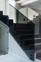 Support de fixation en acier inoxydable pour balustrade en verre sans cadre, idéal pour projets de terrasses, escaliers et balcons