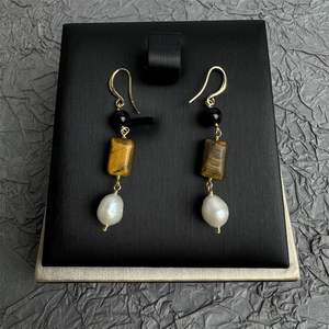 YOB Natürliche Perlen-Ohrringe in Bunten Farben - Product Image 5