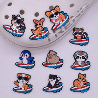Breloques de chaussures personnalisées en gros, série animaux de surf, breloques de chaussures kawaii de luxe pour décorer les chaussures en toile et les chaussures à trous