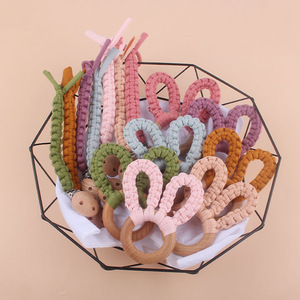 Mordedor de madera de haya trenzado a mano para bebé, cadena para chupete, 0-12 meses, sin BPA, mango de madera de color sólido - Product Image 3