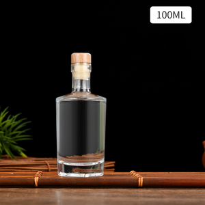Bouteille en verre de <span class=keywords><strong>vin</strong></span> de liqueur de forme ronde de haute qualité de 100ml 500ml 750ml avec <span class=keywords><strong>bouchon</strong></span> en liège Vodka Gin Rhum Whisky Bouteille en verre - Product Image 3