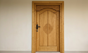 Puerta Ligera de Madera Sengon, Panel Sólido, Duradero, Grano Natural, Interior y Exterior, Diseño Personalizado, Fabricante OEM - Product Image 6