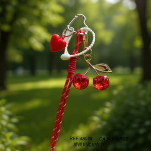 Porte-clés en cristal Angelina Cherry, pendentif en forme de cœur rouge avec feuilles, pour sac ou porte-clés, cadeau pour la Saint-Valentin - Product Image 3