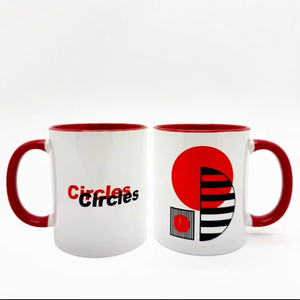Mug en céramique pour café et thé au design contemporain, apparence personnalisable, intérieur et poignée colorés - Product Image 3