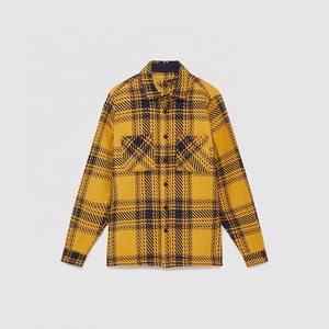 <span class=keywords><strong>Surchemise</strong></span> <span class=keywords><strong>jaune</strong></span> en coton recyclé avec deux poches plaquées sur le devant pour <span class=keywords><strong>homme</strong></span> - Product Image 5