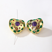 Composants de bijouterie plaqués or 18 carats, breloque cœur ovale bombé avec améthyste au centre et accents de zircon vert et rouge, en métal pour la création de bijoux DIY