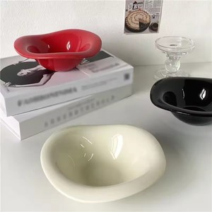 Tazón de Cerámica Creativo Ondulado para Ensalada, Postre, Color Sólido Irregular, Estilo Crema, Vajilla para el Hogar, Café, Té de la Tarde, Frutas - Product Image 1