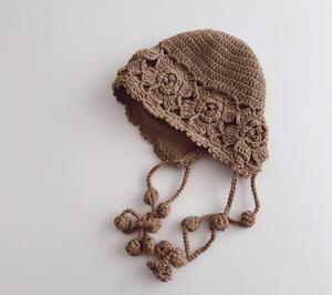 Chapeau de pêcheur en crochet floral Chapeau de seau au crochet tricoté d'hiver pour princesse fille Chapeau tricoté avec glands Couvre-oreilles - Product Image 5