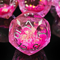 Ensemble de 7 dés polyédriques DND en résine facettée avec cœur liquide scintillant rose premium, à bords vifs, pour jeu de société Dungeons and Dragons