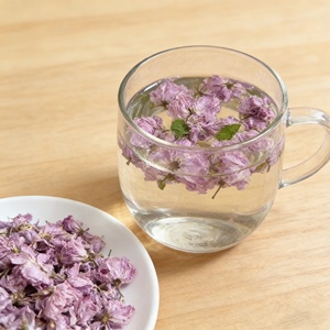 Thé de fleurs de <span class=keywords><strong>cerisier</strong></span> séchées Premium 500g/sac <span class=keywords><strong>Prunus</strong></span> Serrulata Saveur naturelle japonaise Thé santé brut en vrac Boîte Bouteille - Product Image 3