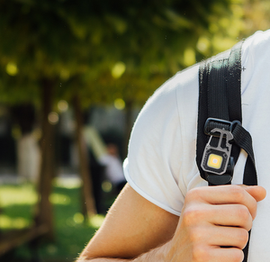 Đèn móc khóa đa năng loại C tích hợp mở nắp chai, đèn khẩn cấp mini, đèn pin <span class=keywords><strong>LED</strong></span> COB tích hợp tua vít - Product Image 6