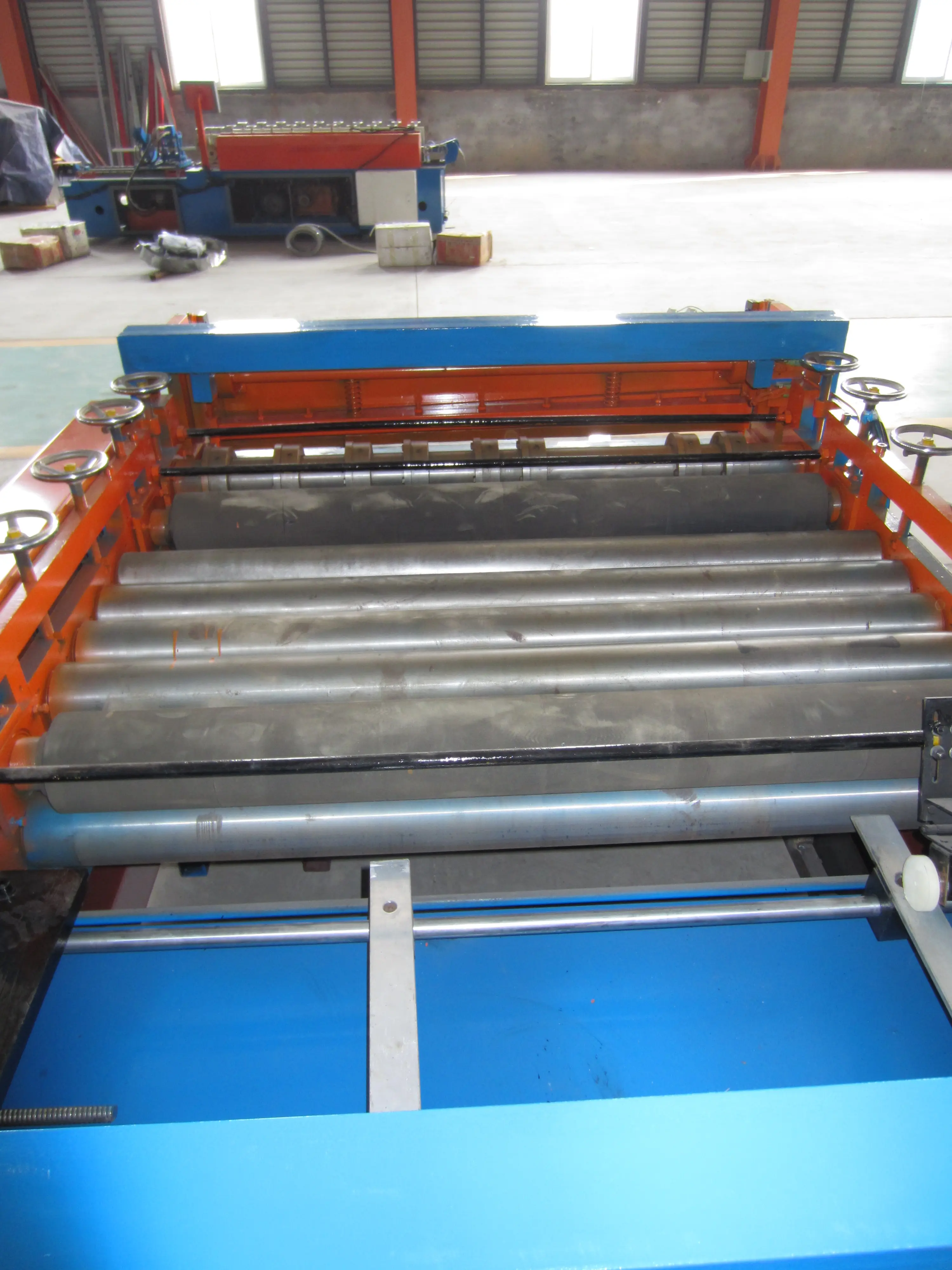 鋼板レベリング機スチールメタルコイル矯正機工場供給